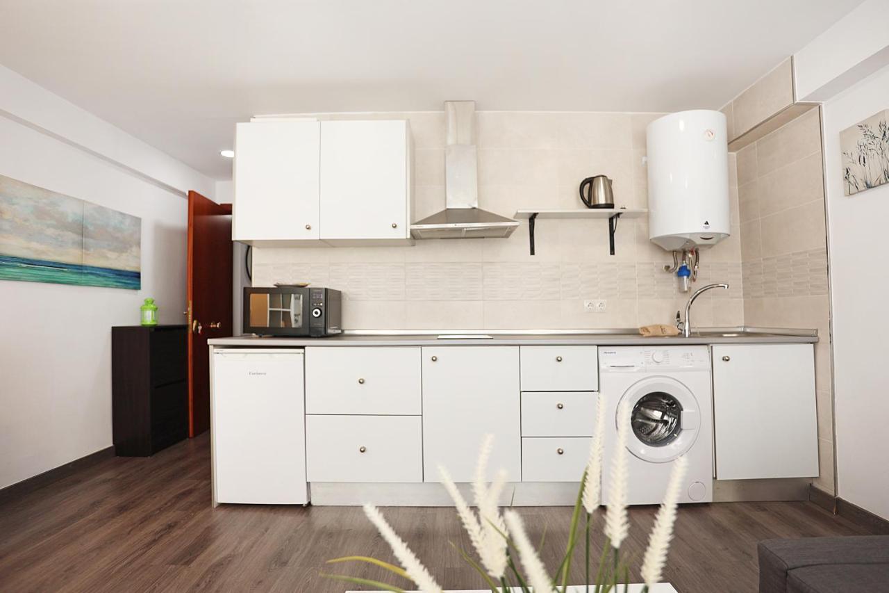 Holidays2Malaga Goya - Zona Huelin & 500 Mts De La Playa Appartamento Esterno foto