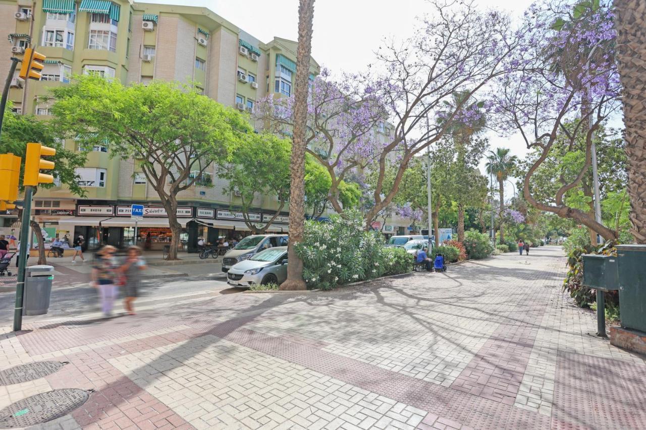 Holidays2Malaga Goya - Zona Huelin & 500 Mts De La Playa Appartamento Esterno foto