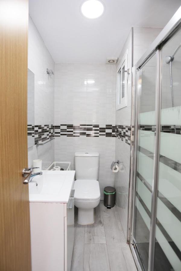 Holidays2Malaga Goya - Zona Huelin & 500 Mts De La Playa Appartamento Esterno foto